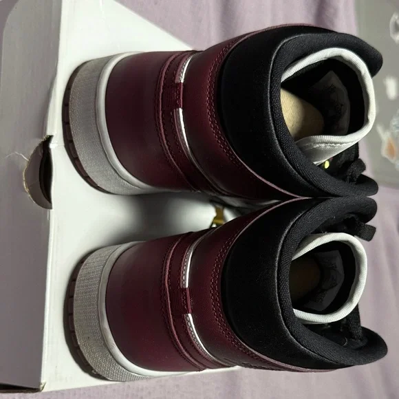 Women’s Air Jordan 1 Mid SE - Picture 6 of 13